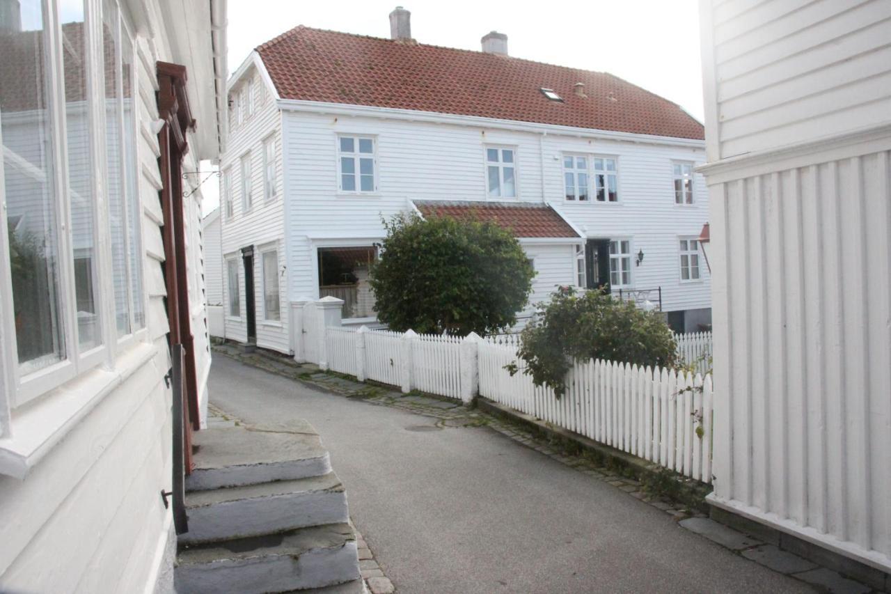 Gamle Apoteket I Gamle Skudeneshavnアパートメント エクステリア 写真